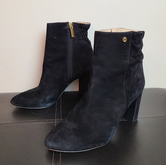Louise Et Cie - Black Suede Heeled Ankle Bootie - Shayna - Picture 2 of 12